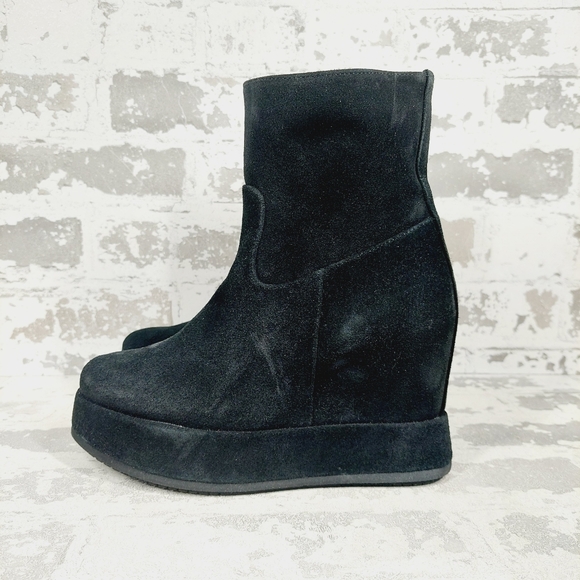 New Paloma Barcelo Disa Track Suede Black Ankle Bootie M929